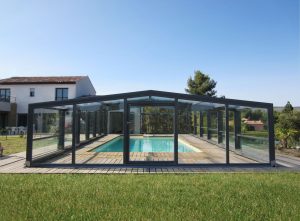 abri-haut-pour-piscine-naturelle